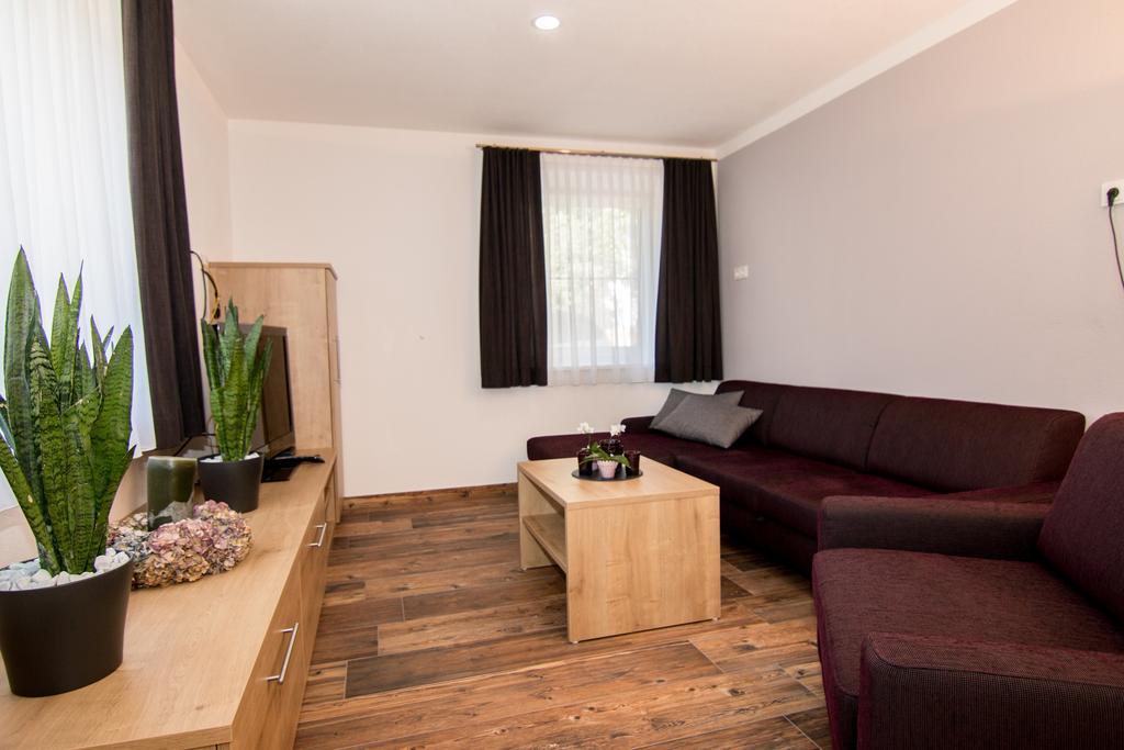 Haus Arnold - Privatzimmer Und Ferienwohnungen Sillian Buitenkant foto